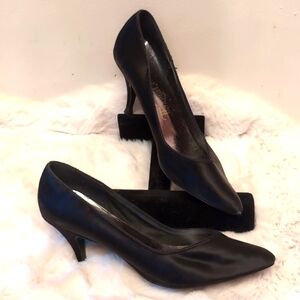 Formuls| Black Pumps 3" Heels